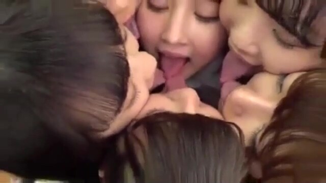 03521 Beautiful girl tongue kiss