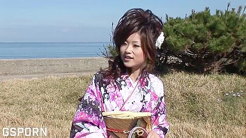 Go Sushi – Hot Girl With Classic Japanese Kimono Has Hot Sex