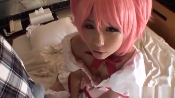 Japan Gal Uses Sex Appeal For Cosplay Xxx Adventure